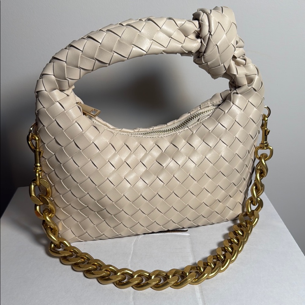 Elegant Cream Woven Handbag